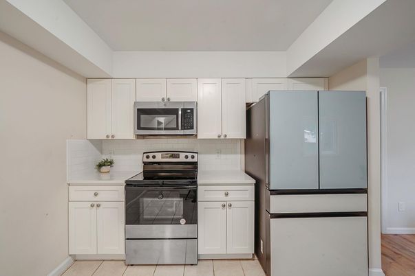 Interior, Kitchen, Stainless Steel Appliances, Wood Texture Flooring