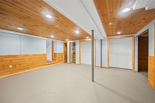 Empty room, Interior, Recessed Lighting, Wooden Ceilings, Wooden Walls