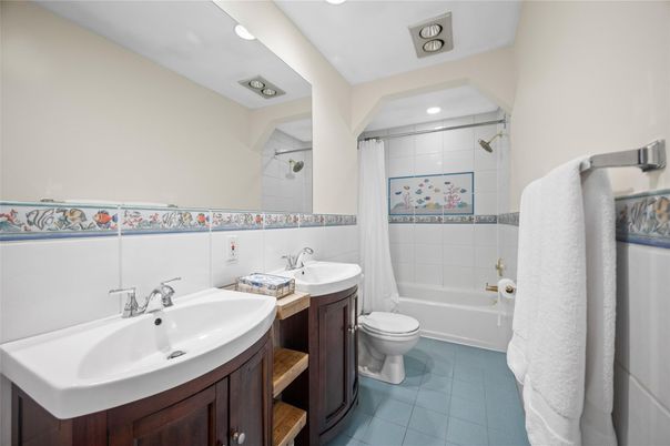 Bathroom, Dual Sink Vanities, Interior, Recessed Lighting
