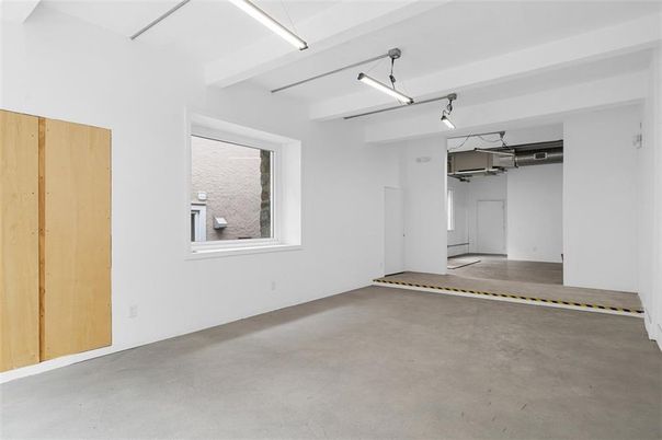 Garage, Interior