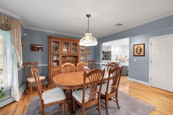 Dining room, Interior, Kitchen, Pendant Lights, Recessed Lighting, Wood Texture Flooring