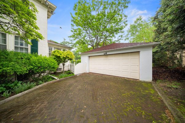 Detached Garage, Exterior