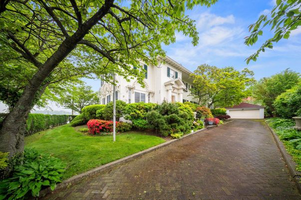 Backyard, Detached Garage, Exterior