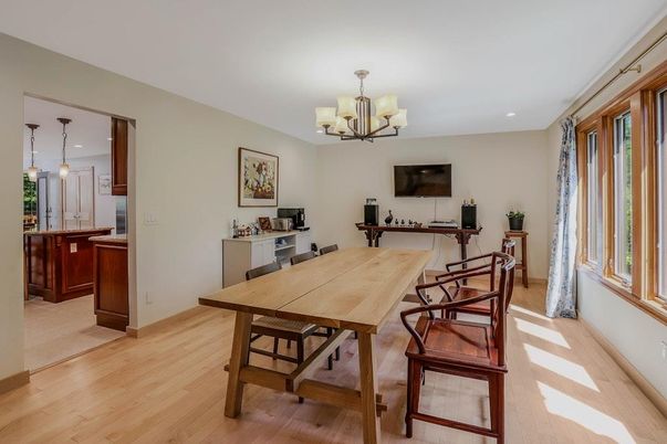 Chandelier, Dining room, Interior, Pendant Lights, Recessed Lighting, Wood Texture Flooring