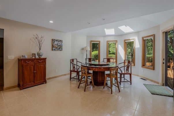 Dining room, Interior, Recessed Lighting