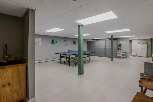 Game Room, Interior, Recessed Lighting