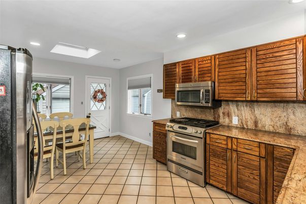Dining room, Interior, Kitchen, Recessed Lighting, Stainless Steel Appliances