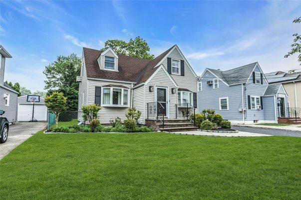 Exterior, Facade, Solar Panels, Cape Cod
