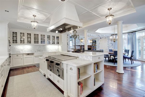 Chandelier, Dining room, Interior, Kitchen, Pendant Lights, Recessed Lighting, Wood Texture Flooring