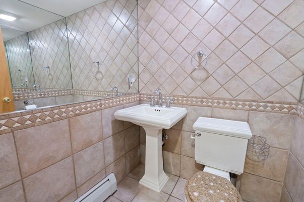 Bathroom, Interior, Recessed Lighting