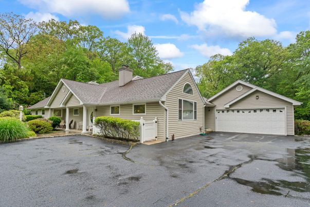 Attached, Exterior, Facade, Cape Cod