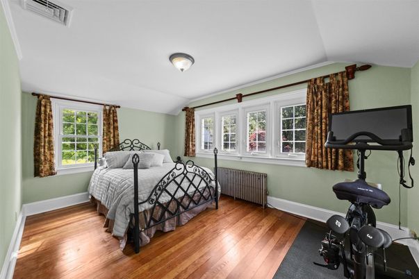 Bedroom, Fitness Equipment, Interior, Wood Texture Flooring