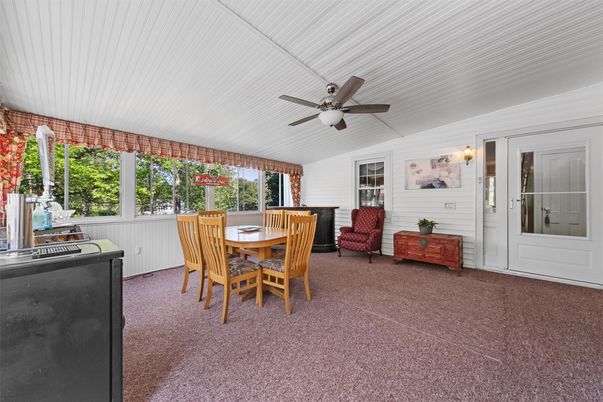 Dining room, Interior