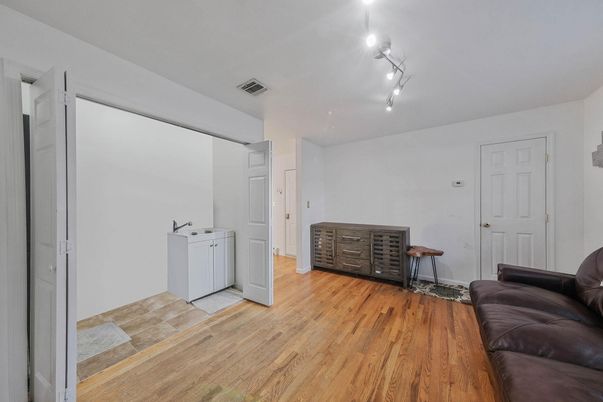 Interior, Washer, Wood Texture Flooring