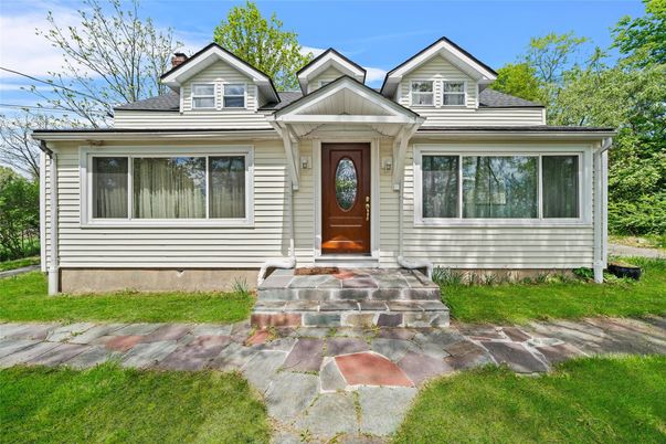 Exterior, Facade, Cape Cod