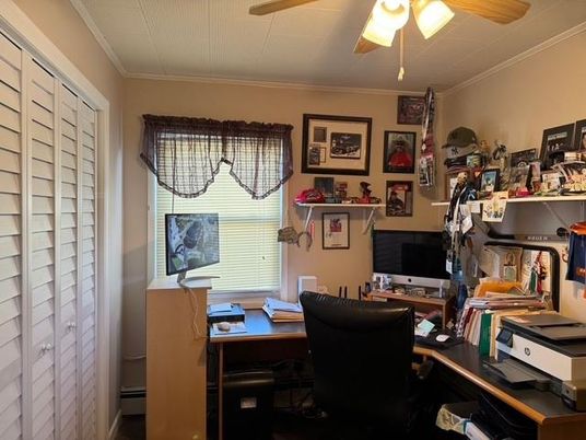 Home Office, Interior