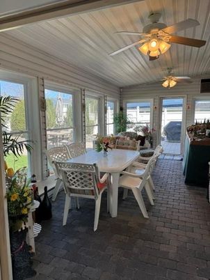 Dining room, Interior