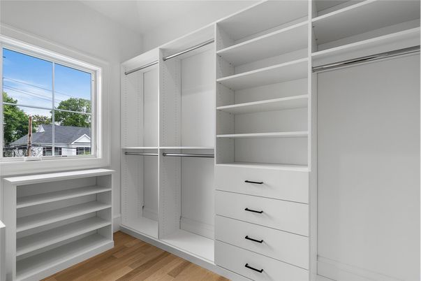 Interior, Walk-in Closets, Wood Texture Flooring