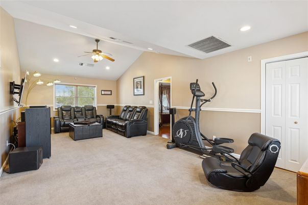 Fitness Equipment, Interior, Living room, Recessed Lighting