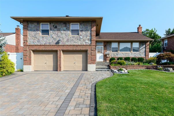 Attached, Exterior, Facade, Brick Facade, Split Level