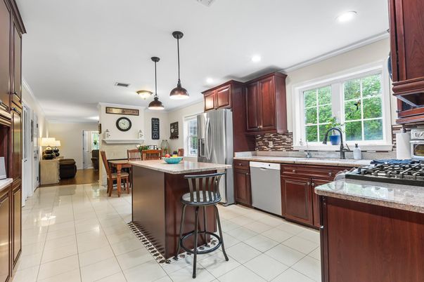 Dining room, Interior, Kitchen, Pendant Lights, Recessed Lighting, Stainless Steel Appliances