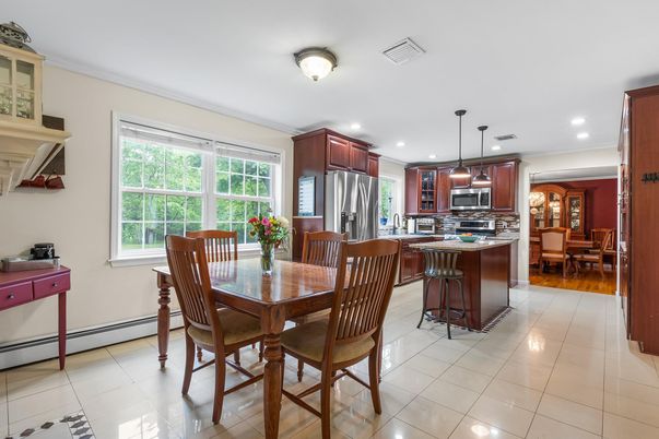 Dining room, Interior, Kitchen, Pendant Lights, Recessed Lighting, Stainless Steel Appliances