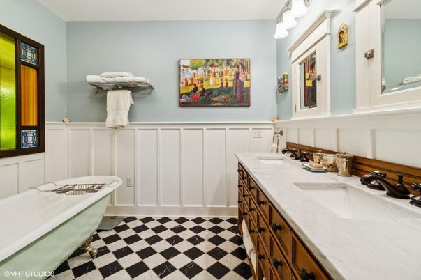 Bathroom, Dual Sink Vanities, Interior