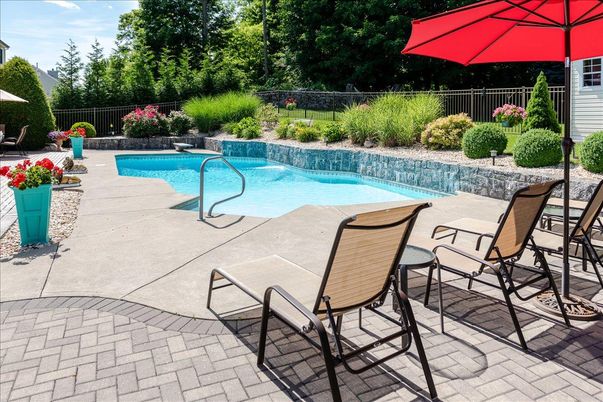 Exterior, Pool
