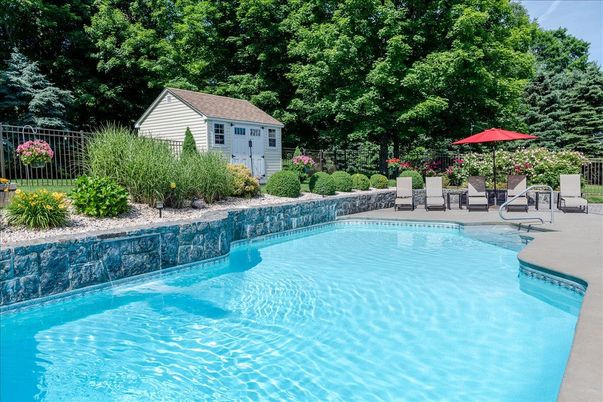 Exterior, Pool