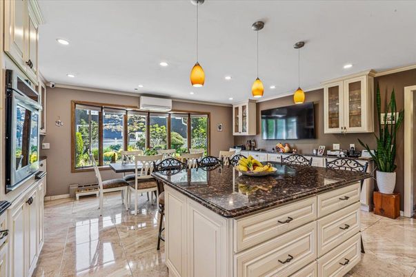Dining room, Interior, Kitchen, Living room, Pendant Lights, Recessed Lighting