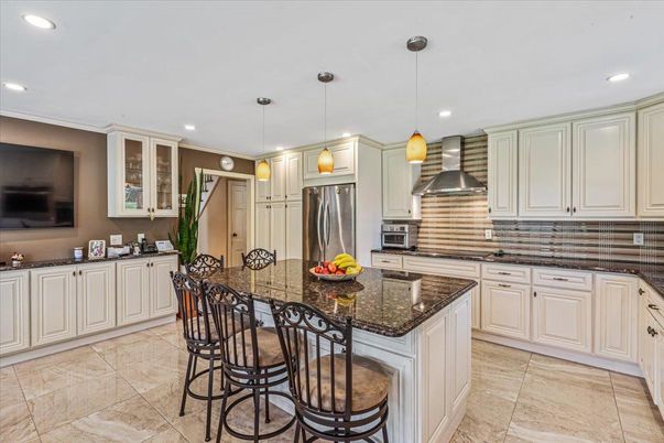 Interior, Kitchen, Pendant Lights, Recessed Lighting, Stainless Steel Appliances