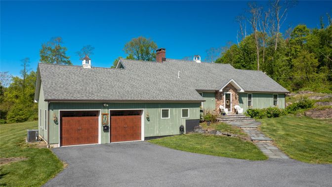 Attached, Exterior, Facade, Cape Cod