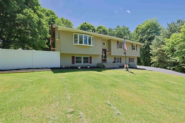 Backyard, Exterior, Facade, Raised Ranch
