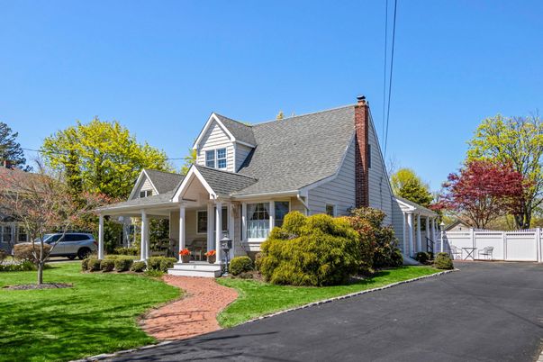 Exterior, Facade, Cape Cod