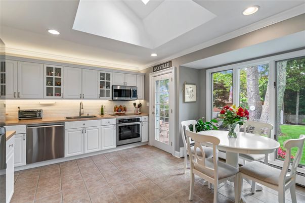 Dining room, Interior, Kitchen, Recessed Lighting, Stainless Steel Appliances