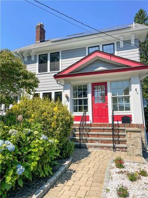 Exterior, Facade, American Foursquare