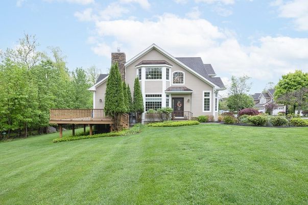 Backyard, Exterior, Facade, Queen Anne Victorian