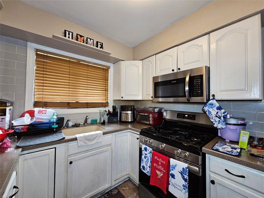 Interior, Kitchen, Stainless Steel Appliances