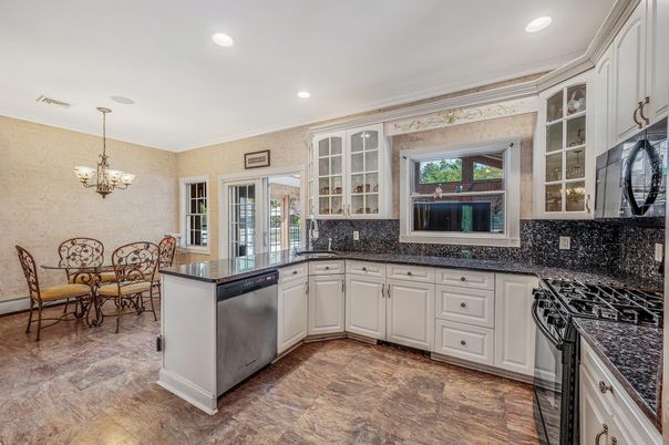 Chandelier, Dining room, Interior, Kitchen, Recessed Lighting