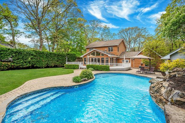 Exterior, Pool