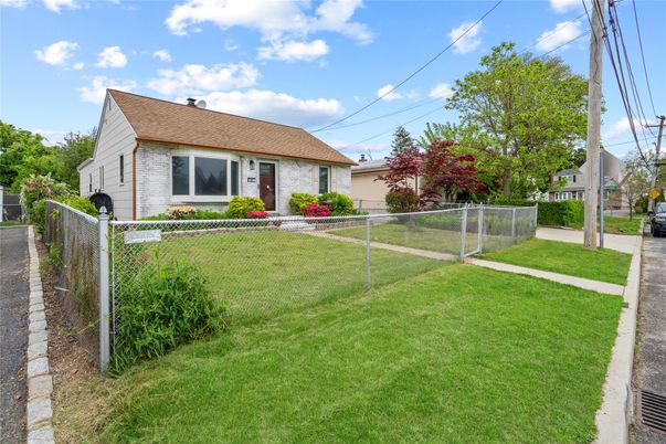 Backyard, Exterior, Facade, Brick Facade, Cape Cod
