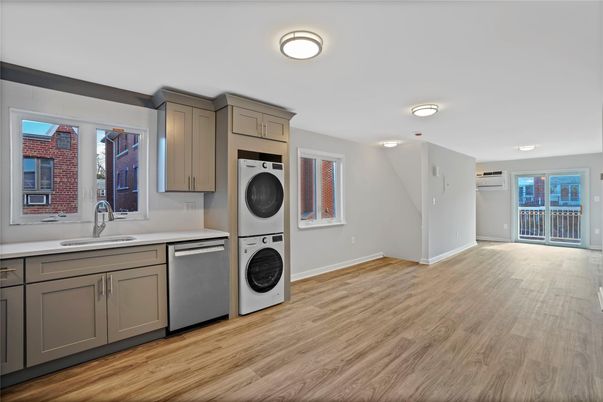 Interior, Kitchen, Washer, Wood Texture Flooring