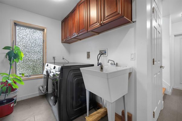 Interior, Washer