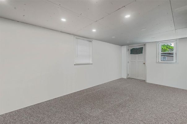 Empty room, Interior, Recessed Lighting