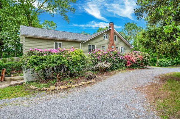Exterior, Facade, Cape Cod