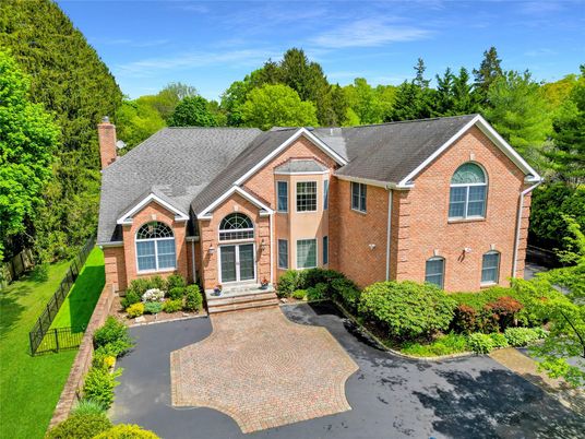 Exterior, Facade, Brick Facade, Brick Traditional