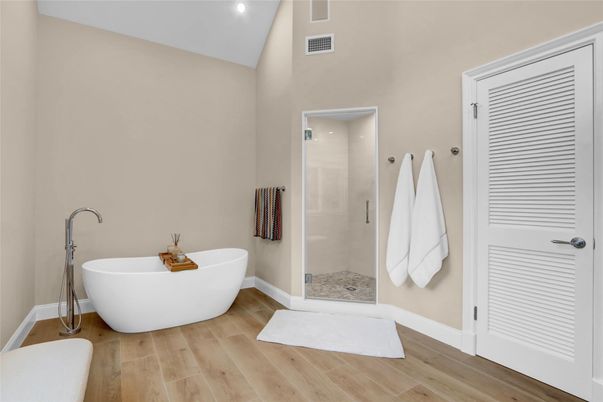 Bathroom, Free Standing Baths, Interior, Recessed Lighting, Wood Texture Flooring