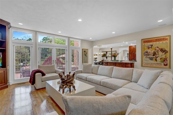 Chandelier, Interior, Living room, Pendant Lights, Recessed Lighting, Wood Texture Flooring