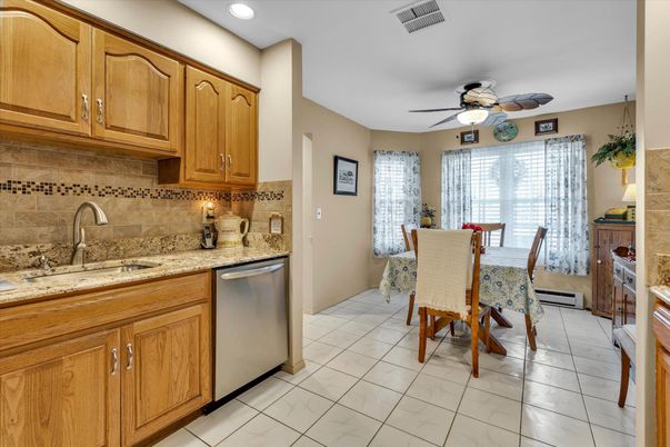 Dining room, Interior, Kitchen, Recessed Lighting