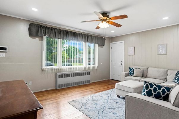 Interior, Living room, Recessed Lighting, Wood Texture Flooring